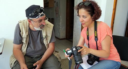 Project coordinator German Avakyan with participants of "Shushi. 48 Hours" project, Nagorny Karabakh, Shushi, June 30, 2017. Photo by Alvard Grigoryan for the Caucasian Knot. Project coordinator German Avakyan with participants of "Shushi. 48 Hours" project, Nagorny Karabakh, Shushi, June 30, 2017. Photo by Alvard Grigoryan for the Caucasian Knot.