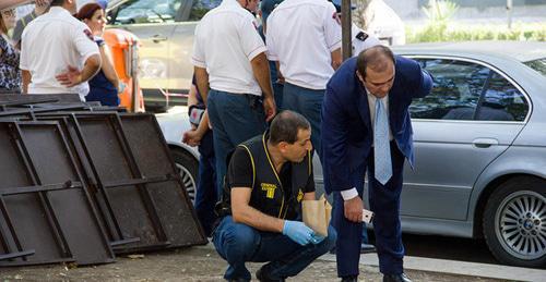 Investigating team is working at the place of shooting. Photo: © SPUTNIK/ ARAM NERSESYAN Investigating team is working at the place of shooting. Photo: © SPUTNIK/ ARAM NERSESYAN