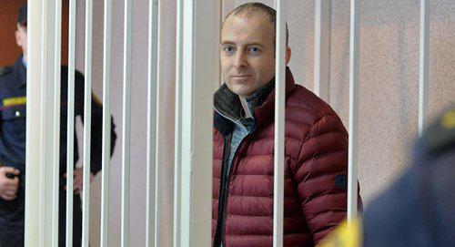 Alexander Lapshin. Photo: © Sputnik / Viktor Volochko https://ru.armeniasputnik.am/incidents/20170911/8595190/bakinskaya-ehpopeya-lapshina-pomilovanie-ot-alieva-posle-popytki-suicida.html Alexander Lapshin. Photo: © Sputnik / Viktor Volochko https://ru.armeniasputnik.am/incidents/20170911/8595190/bakinskaya-ehpopeya-lapshina-pomilovanie-ot-alieva-posle-popytki-suicida.html