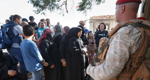 Russian centre for reconciliation of opposing sides in Syria distributes humanitarian aid in Holmes, Syria. Photo: http://мультимедиа.минобороны.рф/multimedia/photo/gallery.htm?id=45027@cmsPhotoGallery Russian centre for reconciliation of opposing sides in Syria distributes humanitarian aid in Holmes, Syria. Photo: http://мультимедиа.минобороны.рф/multimedia/photo/gallery.htm?id=45027@cmsPhotoGallery
