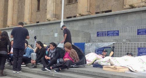 Hunger strike held by activists of parliamentary opposition "Georgian Patriots’ Alliance" Party, Tbilisi, September 27, 2017. Photo by Galina Gotua for the Caucasian Knot. Hunger strike held by activists of parliamentary opposition "Georgian Patriots’ Alliance" Party, Tbilisi, September 27, 2017. Photo by Galina Gotua for the Caucasian Knot.