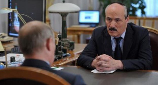 Ramazan Abdulatipov at the meeting with Vladimir Putin, August 15, 2013. Photo from the Kremlin website. Ramazan Abdulatipov at the meeting with Vladimir Putin, August 15, 2013. Photo from the Kremlin website.