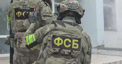 The FSB officers. Photo: RFE/RL The FSB officers. Photo: RFE/RL
