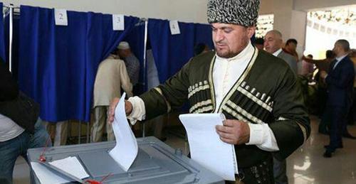 A polling station in Chechnya. Photo https://chechen.er.ru/news/2016/9/18/turpal-ali-ibragimov-vybory-dolzhny-kosnutsya-kazhdogo-zhitelya-chechenskoj-respubliki/ A polling station in Chechnya. Photo https://chechen.er.ru/news/2016/9/18/turpal-ali-ibragimov-vybory-dolzhny-kosnutsya-kazhdogo-zhitelya-chechenskoj-respubliki/