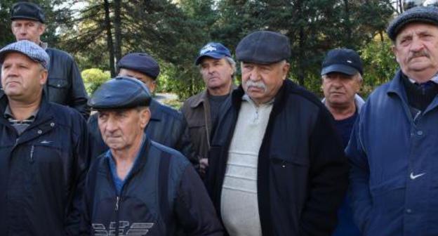 Miners take part in picket in Gukovo, October 23, 2017. Photo by Vyacheslav Prudnikov for the Caucasian Knot. Miners take part in picket in Gukovo, October 23, 2017. Photo by Vyacheslav Prudnikov for the Caucasian Knot.