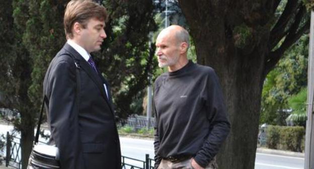 Konstantin Gudimov (right) and advocate Alexander Popkov. Photo by Svetlana Kravchenko for the Caucasian Knot. Konstantin Gudimov (right) and advocate Alexander Popkov. Photo by Svetlana Kravchenko for the Caucasian Knot.