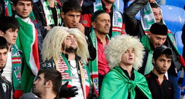 Football fans in Grozny. Photo: https://www.sport.ru/ai/17x16000/262522/head_0.jpg Football fans in Grozny. Photo: https://www.sport.ru/ai/17x16000/262522/head_0.jpg