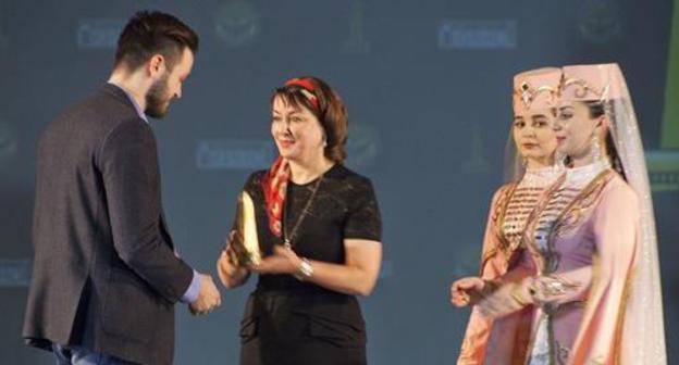 The winners were awarded statuettes of the Ingush tower. Photo: http://www.mincultri.ru/news/detail.php?ID=6371 The winners were awarded statuettes of the Ingush tower. Photo: http://www.mincultri.ru/news/detail.php?ID=6371