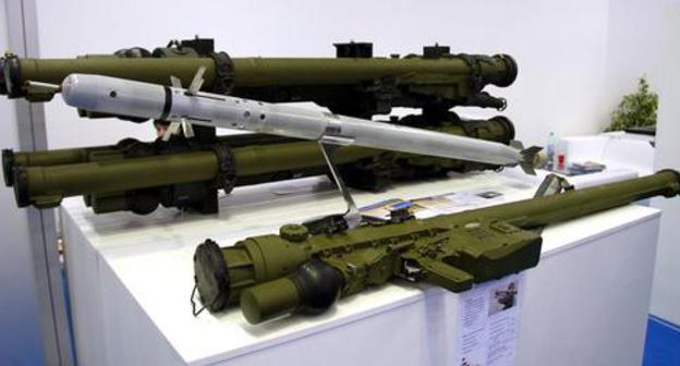 The shoulder-held surface-to-air missile complex "Igla" (Needle). Photo: Vitaly V. Kuzmin https://ru.wikipedia.org The shoulder-held surface-to-air missile complex "Igla" (Needle). Photo: Vitaly V. Kuzmin https://ru.wikipedia.org
