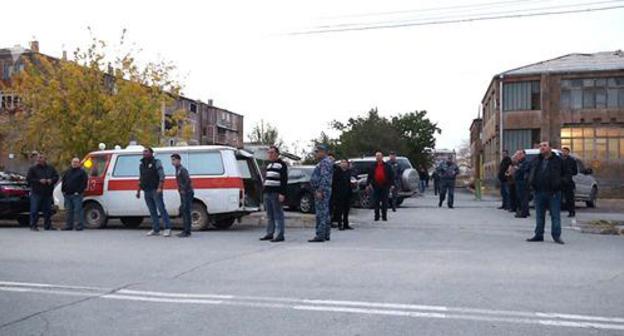 Hostage taking in a kindergarten in Armenia. Photo © Sputnik/ Karen Yepremyan https://ru.armeniasputnik.am/photo/20171031/9272809/zahvat-zalozhnika-v-detsadu-v-armavire---kak-ehto-bylo.html Hostage taking in a kindergarten in Armenia. Photo © Sputnik/ Karen Yepremyan https://ru.armeniasputnik.am/photo/20171031/9272809/zahvat-zalozhnika-v-detsadu-v-armavire---kak-ehto-bylo.html
