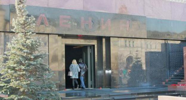 Lenin's Mausoleum. Photo: Moscowjob.net https://ru.wikipedia.org Lenin's Mausoleum. Photo: Moscowjob.net https://ru.wikipedia.org