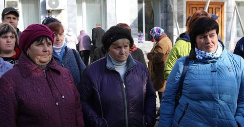 Gukovo miners hold picket, October 23, 2017. Photo by Vyacheslav Prudnikov for the Caucasian Knot. Gukovo miners hold picket, October 23, 2017. Photo by Vyacheslav Prudnikov for the Caucasian Knot.