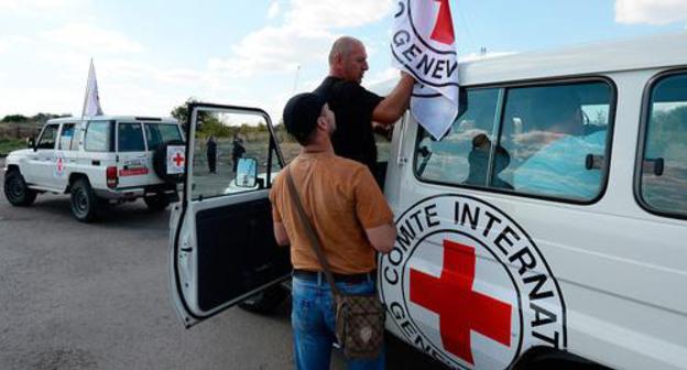 Vehicles of the International Committee of the Red Cross. Photo: http://vzglyad.az/news.php?id=60688 Vehicles of the International Committee of the Red Cross. Photo: http://vzglyad.az/news.php?id=60688