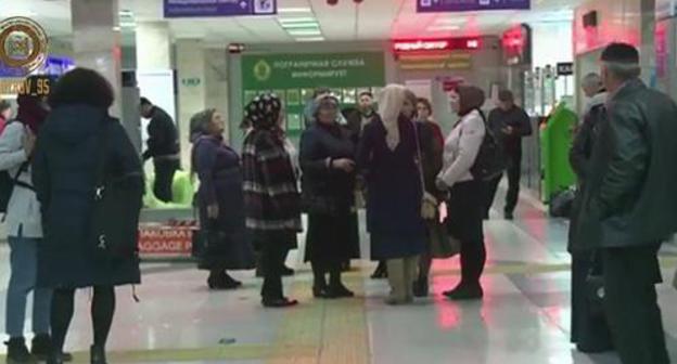 Meeting of the militants' relatives at the Grozny Airport. Photo: screenshot of the video https://www.instagram.com/p/BbcngYfHsgk/?taken-by=kadyrov_95 Meeting of the militants' relatives at the Grozny Airport. Photo: screenshot of the video https://www.instagram.com/p/BbcngYfHsgk/?taken-by=kadyrov_95