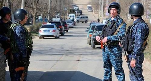A police checkpoint in Chechnya. Photo http://runews24.ru/incidents/19/11/2017/504ef805373ef75bb44b7d46281fce0f A police checkpoint in Chechnya. Photo http://runews24.ru/incidents/19/11/2017/504ef805373ef75bb44b7d46281fce0f