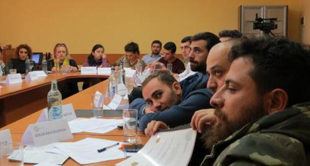 A seminar for young journalists "Journalist as an objectivity pillar in online and offline war situation", organized by the "Champord" (Traveller) Armenian Foundation. Stepanakert, Nagorno-Karabakh. November 18, 2017. Photo by Alvard Grigoryan for the "Caucasian Knot" A seminar for young journalists "Journalist as an objectivity pillar in online and offline war situation", organized by the "Champord" (Traveller) Armenian Foundation. Stepanakert, Nagorno-Karabakh. November 18, 2017. Photo by Alvard Grigoryan for the "Caucasian Knot"