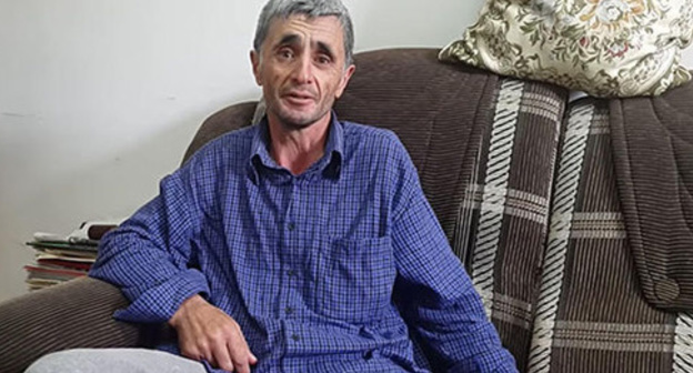 Ramazan Djalaldinov. Screenshot of the video by the user gazetachernovik https://www.youtube.com/watch?v=lIe7JKRLRXo Ramazan Djalaldinov. Screenshot of the video by the user gazetachernovik https://www.youtube.com/watch?v=lIe7JKRLRXo