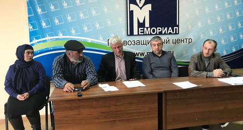 Press conference devoted to the case of killing the Gasanguseinov brothers. Photo by Patimat Makhmudova for the "Caucasian Knot" Press conference devoted to the case of killing the Gasanguseinov brothers. Photo by Patimat Makhmudova for the "Caucasian Knot"