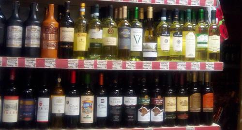 Alcoholic beverages in supermarket. Photo by Nina Tumanova for the Caucasian Knot. Alcoholic beverages in supermarket. Photo by Nina Tumanova for the Caucasian Knot.