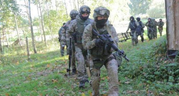 Counterterrorist operation. Photo: press service of National Antiterrorist Committee, http://nac.gov.ru/antiterroristicheskie-ucheniya/operativnym-shtabom-v-smolenskoy-oblasti.html Counterterrorist operation. Photo: press service of National Antiterrorist Committee, http://nac.gov.ru/antiterroristicheskie-ucheniya/operativnym-shtabom-v-smolenskoy-oblasti.html
