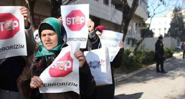 Protesters in Baku have condemned the decision to treat Jerusalem as the capital of Israel. December 11, 2017. Photo by Arzu Abdulla, http://www.turan.az/ext/news/2017/12/free/politics%20news/ru/67489.htm Protesters in Baku have condemned the decision to treat Jerusalem as the capital of Israel. December 11, 2017. Photo by Arzu Abdulla, http://www.turan.az/ext/news/2017/12/free/politics%20news/ru/67489.htm