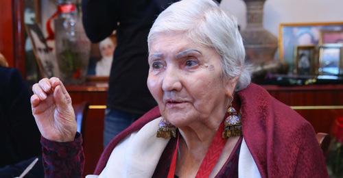 Fazu Alieva. Photo by the press and information office of the head of the Republic of Dagestan http://www.minkultrd.ru/news/news_list/Narodnuyu_poetessu_Dagestana_Fazu_Alievu_s_dnem_rozhdeniya_pozdravil_Ramazan_Abdulatipov_/ Fazu Alieva. Photo by the press and information office of the head of the Republic of Dagestan http://www.minkultrd.ru/news/news_list/Narodnuyu_poetessu_Dagestana_Fazu_Alievu_s_dnem_rozhdeniya_pozdravil_Ramazan_Abdulatipov_/