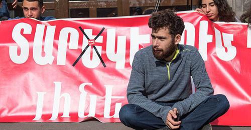 Students on hunger strike against the limitation of the army service postponement for students. Photo: © Sputnik/ Karen Yepremyan https://ru.armeniasputnik.am/society/20171218/9852270/golodnyj-protest-armyanskie-studenty-vnov-vystupili-protiv-otsrochki-ot-armii.html Students on hunger strike against the limitation of the army service postponement for students. Photo: © Sputnik/ Karen Yepremyan https://ru.armeniasputnik.am/society/20171218/9852270/golodnyj-protest-armyanskie-studenty-vnov-vystupili-protiv-otsrochki-ot-armii.html