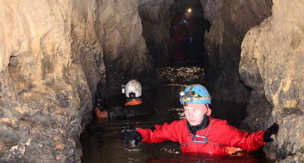 Speleologists in Sary-Tala cave, Kabardino-Balkaria. Photo: Tengiz Mokaev, http://kbrria.ru/blogi/tengiz-mokaev/11918 Speleologists in Sary-Tala cave, Kabardino-Balkaria. Photo: Tengiz Mokaev, http://kbrria.ru/blogi/tengiz-mokaev/11918