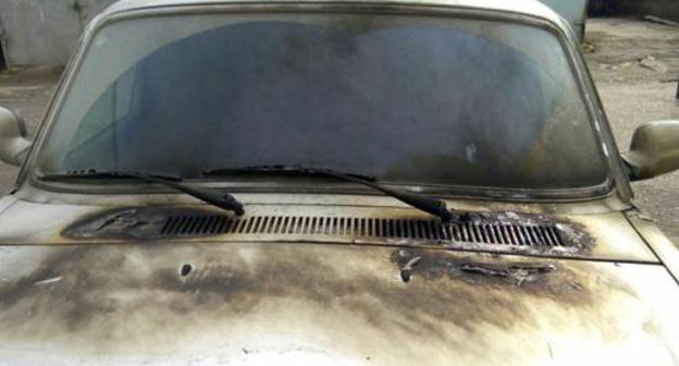 The HRC "Memorial" car (in the center) set on fire after Oyub Titiev's advocate had used it in Makhachkala on January 20th. Photo: https://t.me/hrcmemorial The HRC "Memorial" car (in the center) set on fire after Oyub Titiev's advocate had used it in Makhachkala on January 20th. Photo: https://t.me/hrcmemorial