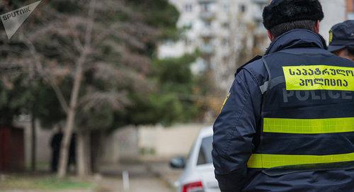 A police officer at the crime scene. Photo Sputnik / Levan Avlabreli
https://sputnik-georgia.ru/incidents/20180207/239209925/Zhestokaja-rasprava-s-semej-polkovnika-zapasa-v-Tbilisi-novye-detali.html A police officer at the crime scene. Photo Sputnik / Levan Avlabreli
https://sputnik-georgia.ru/incidents/20180207/239209925/Zhestokaja-rasprava-s-semej-polkovnika-zapasa-v-Tbilisi-novye-detali.html