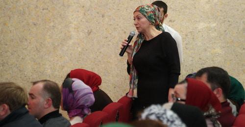 Meeting of forced migrants with Evkurov, December 2017. Photo: press service of Ingushetia head http://www.ingushetia.ru Meeting of forced migrants with Evkurov, December 2017. Photo: press service of Ingushetia head http://www.ingushetia.ru