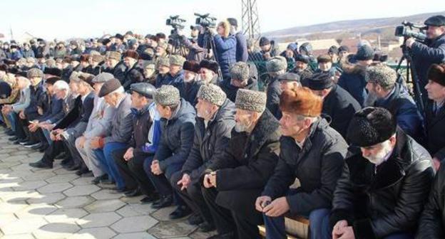 Akkin Chechens at the rally on February 23, 2017. Photo courtesy of Imampashi Chergizbiev for the "Caucasian Knot" Akkin Chechens at the rally on February 23, 2017. Photo courtesy of Imampashi Chergizbiev for the "Caucasian Knot"