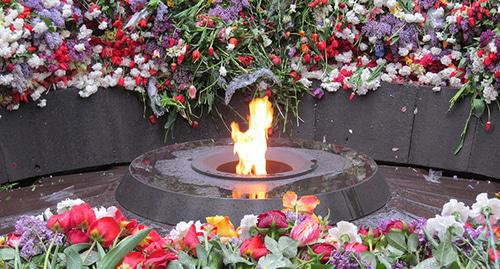 The 100th anniversary of the Armenian Genocide. The Tsitsernakaberd Memorial Museum. Photo by Tigran Petrosyan for the "Caucasian Knot" The 100th anniversary of the Armenian Genocide. The Tsitsernakaberd Memorial Museum. Photo by Tigran Petrosyan for the "Caucasian Knot"