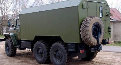 Special forces vehicles in a village. Photo: http://kr-kaf.ru/military_products/kuzov_furgon/kuzovfurgon_avtomobilnyj_k4320_k432001/ Special forces vehicles in a village. Photo: http://kr-kaf.ru/military_products/kuzov_furgon/kuzovfurgon_avtomobilnyj_k4320_k432001/
