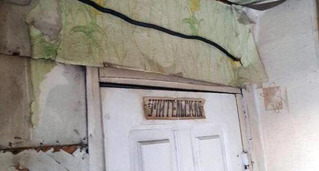 Door to teachers' common room in Dagestani village of Khebatli. Photo by Ramazan Abdulkarimov for the Caucasian Knot. Door to teachers' common room in Dagestani village of Khebatli. Photo by Ramazan Abdulkarimov for the Caucasian Knot.