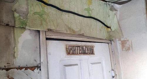 Door to teachers' common room in Dagestani village of Khebatli. Photo by Ramazan Abdulkarimov for the Caucasian Knot. Door to teachers' common room in Dagestani village of Khebatli. Photo by Ramazan Abdulkarimov for the Caucasian Knot.