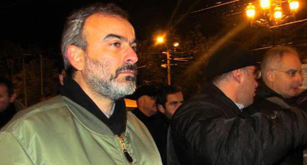 Zhirair Sefilyan, leader of Armenian movement "100 years without regime". Photo by Tigran Petrosyan for the Caucasian Knot. Zhirair Sefilyan, leader of Armenian movement "100 years without regime". Photo by Tigran Petrosyan for the Caucasian Knot.