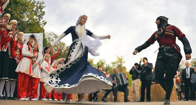 Celebration of the New Year in Adygea. Photo: Nadezhda Guseva, http://gorets-media.ru/v-adygee-otprazdnujut-novyj-god-po-mestnym-tradicijam Celebration of the New Year in Adygea. Photo: Nadezhda Guseva, http://gorets-media.ru/v-adygee-otprazdnujut-novyj-god-po-mestnym-tradicijam