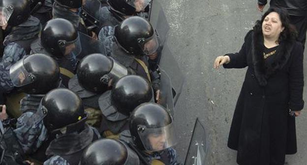 Dispersal of demonstrators in Yerevan in 2008. March 1, 2008. Photo: REUTERS/Hayk Badalyan/Photolure Dispersal of demonstrators in Yerevan in 2008. March 1, 2008. Photo: REUTERS/Hayk Badalyan/Photolure