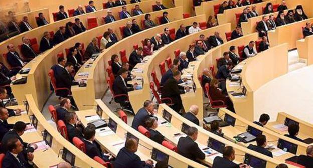 A session of the Georgian Parliament. Photo © Sputnik / Alexander Imedashvili https://sputnik-georgia.ru/politics/20180323/239786512/Deputaty-sochli-pereborom-50-zhenshhin-v-parlamente-Gruzii.html A session of the Georgian Parliament. Photo © Sputnik / Alexander Imedashvili https://sputnik-georgia.ru/politics/20180323/239786512/Deputaty-sochli-pereborom-50-zhenshhin-v-parlamente-Gruzii.html