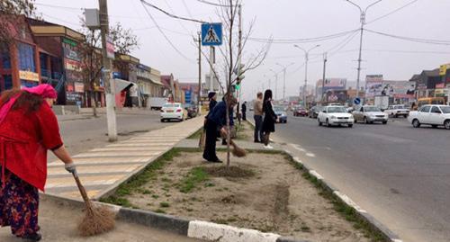 Cleaning works in the streets of Grozny. April 2016. Photo by Ibragim Estamirov http://www.grozny-inform.ru Cleaning works in the streets of Grozny. April 2016. Photo by Ibragim Estamirov http://www.grozny-inform.ru