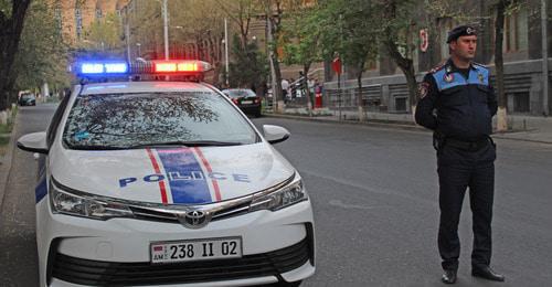 Policeman, Yerevan, April 11, 2018. Photo by Tigran Petrosyan for the Caucasian Knot Policeman, Yerevan, April 11, 2018. Photo by Tigran Petrosyan for the Caucasian Knot