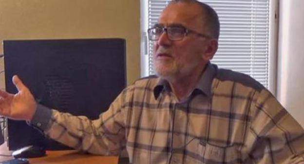 Kazim Nurmagomedov, father of Shamil Nurmagomedov accused of financing militants, gives interview to the Caucasian Knot. Screenshot from video: http://www.kavkaz-uzel.eu/videos/4969 Kazim Nurmagomedov, father of Shamil Nurmagomedov accused of financing militants, gives interview to the Caucasian Knot. Screenshot from video: http://www.kavkaz-uzel.eu/videos/4969