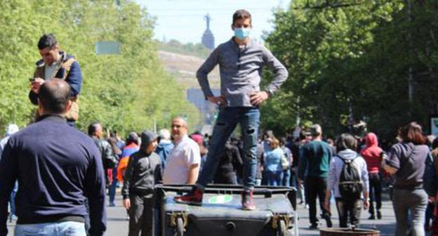 Protesters in Yerevan. April 17, 2018. Photo by Tigran Petrosyan for the "Caucasian Knot" Protesters in Yerevan. April 17, 2018. Photo by Tigran Petrosyan for the "Caucasian Knot"