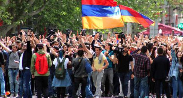 Opposition rally in Yerevan. April 18, 2018. Photo by Tigran Petrosyan for the "Caucasian Knot" Opposition rally in Yerevan. April 18, 2018. Photo by Tigran Petrosyan for the "Caucasian Knot"