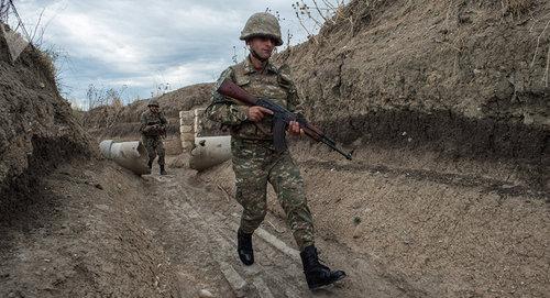 At the frontline of the Karabakh army. Photo © Sputnik / Ilya Pitalev
https://ru.armeniasputnik.am/karabah/20180514/12018071/tyazhelo-ranen-no-zhiv-v-karabahe-soldata-obstrelyali-so-storony-azerbajdzhana.html