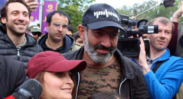 Nikol Pashinyan (in the center). Photo by Tigran Petrosyan for the "Caucasian Knot" Nikol Pashinyan (in the center). Photo by Tigran Petrosyan for the "Caucasian Knot"