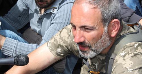 Nikol Pashinyan at the protest actions. Yerevan, April 2018. Photo by Tigran Petrosyan for the "Caucasian Knot" Nikol Pashinyan at the protest actions. Yerevan, April 2018. Photo by Tigran Petrosyan for the "Caucasian Knot"