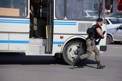 The police officers in Grozny. Photo by Magomed Magomedov for the "Caucasian Knot" The police officers in Grozny. Photo by Magomed Magomedov for the "Caucasian Knot"