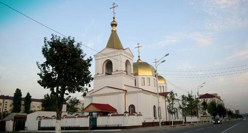 The Archangel Michael Church in Grozny. Photo by Sergei Krasnov http://ru.wikipedia.org/